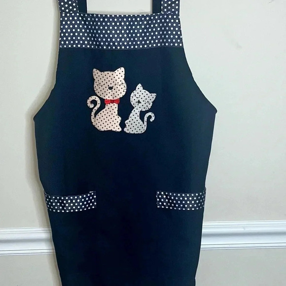 Kitty Kat apron : navy in color - Picture 1 of 4